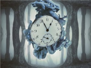 DecoNest Fototapeta - Surrealism of time - 300X231 1