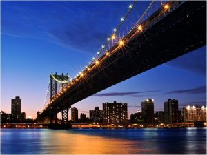 DecoNest Fototapeta - Oświetlony Most Manhattan Bridge - 300X231 1