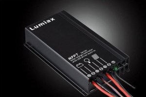 Lumiax Regulator MPPT 1575-DC 15A do lamp solarnych 3