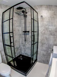 Toule Szklana kabina prysznicowa 100x100 czarna 195 Loft szprosy 3