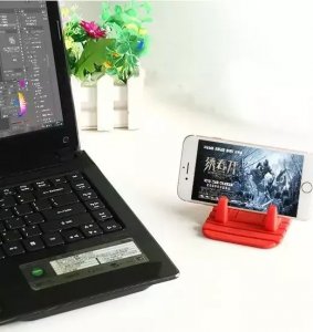 Joyroom Uniwersalny uchwyt samochodowy silikonowa podstawka na telefon nano pad czerwony 10