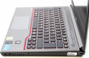 Laptop Fujitsu Lifebook E736 i5-6300U 8GB 128GB SSD 1366x768 Win10 Klasa A- 9