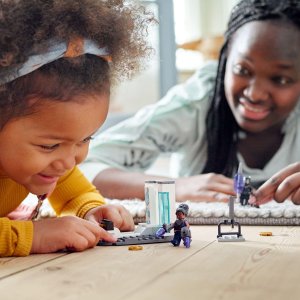 LEGO Marvel Laboratorium Shuri (76212) 7