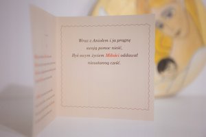 Anioł Stróż tulący dziecko - pamiątka Chrztu Św. 11