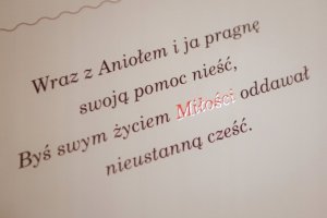 Anioł Stróż tulący dziecko - pamiątka Chrztu Św. 12