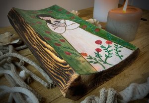 MATKA BOŻA WŚRÓD RÓŻ - MALUNEK NA OPALONYM DREWNIE 5