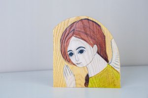 Anioł z warkoczem na drewnie 2