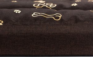 EcoHomeGarden Legowisko materac dla psa brązowy złote kości i łapki M 70x50 wigofil 3