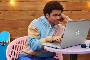 Laptop HP Laptop HP 17-cn1053cl 4S324UAR Intel i5/12GB/1TB/Intel Xe/FullHD/Win11/Srebrny 12