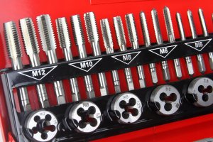 Geko GWINTOWNIKI+NARZYN. kpl.32cz /GEKO 17