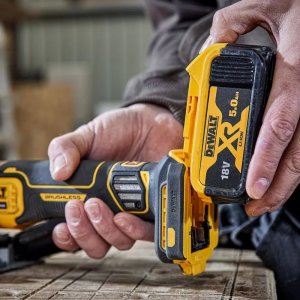 Frezarka Dewalt 900 W 18 V 13