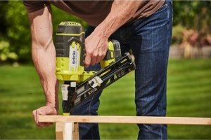 Ryobi SZTYFCIARKA AKUMULATOROWA R15GN18-0 18V 0*AH 7