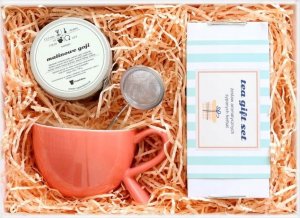 Cup&You Soczysty giftbox z herbatą i gustownym kubkiem 1