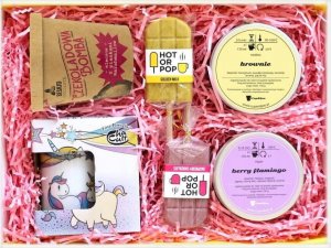 Cup&You GIFT BOX z jednorożcem herbata kubek i czekoladki 1