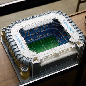 LEGO Icons Stadion Realu Madryt — Santiago Bernabéu (10299) 2