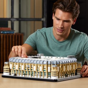 LEGO Icons Stadion Realu Madryt — Santiago Bernabéu (10299) 4