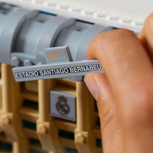 LEGO Icons Stadion Realu Madryt — Santiago Bernabéu (10299) 5