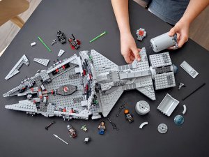 LEGO Star Wars Imperialny lekki krążownik (75315) 2