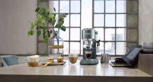 Ekspres ciśnieniowy DeLonghi DeLonghi EC 785.AE Dedica 2