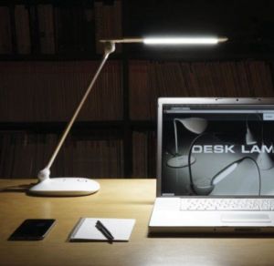 Lampka biurkowa Tiross LED biała 1