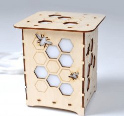 Koszulkowy Ul - drewniana lampka na prezent dla pszczelarza 2