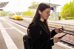 Słuchawki Upominkarnia Bezprzewodowe słuchawki douszne ANC 8