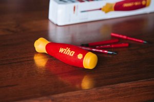 Wiha Izolowany Wkrętak z magazynkiem 4 bitów PocketMax electric IEC 60900, 45296 11