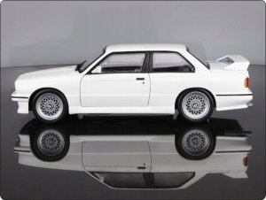 Bburago 1988 BMW 3 Seria M3 2