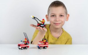 Blocki KLOCKI LEGO CITY Straż Pożarna 3w1 - Wóz Strażacki, Helikopter, Komenda STRAŻY POŻARNEJ z LĄDOWISKIEM - 238 elementów 2