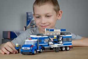 Blocki KLOCKI LEGO POLICJA Mobilny Posterunek Centrum Dowodzenia Policjant KOMENDA KOMISARIAT POLICJI BLOCKI 332 elementy 8
