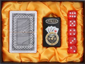 Gentelo Zestaw Zapalniczka Benzynowa Karty i 5 Kości do Gry 2