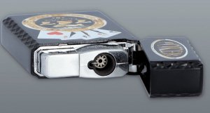 Gentelo Zestaw Zapalniczka Benzynowa Karty i 5 Kości do Gry 4