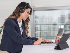 Klawiatura + mysz ZOY Klawiatura + mysz ZOY ZKM888 + Podstawka pod laptopa ZOY ZLS02 + Słuchawki ZOY ZHS40 14