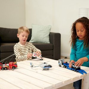 Majorette Majorette Grand Zestaw policyjny ciężarówka Volvo z przyczepą i helikopter 10