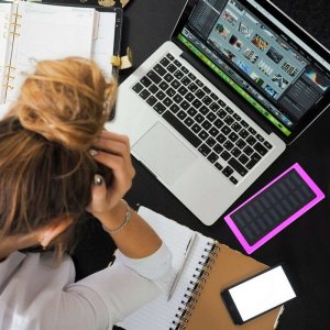 Latarka 4kom.pl PowerBank Solarny wodoodporny bank energii latarka LED ładowarka zewnętrzna Power Bank USB 20000mAh Różowy 5