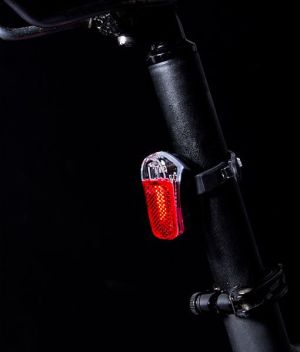 SPANNINGA Lampka tylna PYRO XB + baterie (SNG-999144) 6