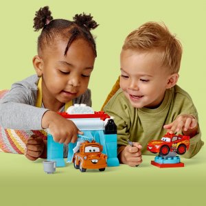 LEGO Duplo Zygzak McQueen i Złomek — myjnia (10996) 2