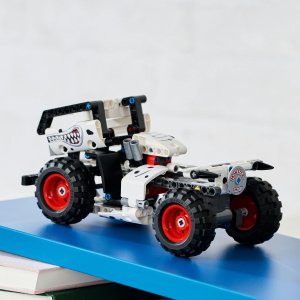 LEGO Technic Monster Jam™ Monster Mutt™ Dalmatian (42150) 4