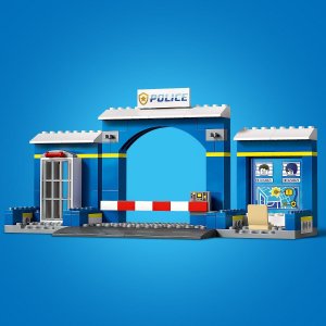 LEGO City Posterunek policji – pościg (60370) 6