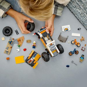 LEGO City Przygody samochodem terenowym z napędem 4x4 (60387) 3