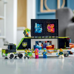 LEGO City Ciężarówka na turniej gier (60388) 4