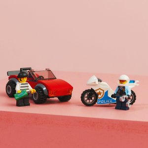 LEGO City Motocykl policyjny – pościg za samochodem (60392) 4