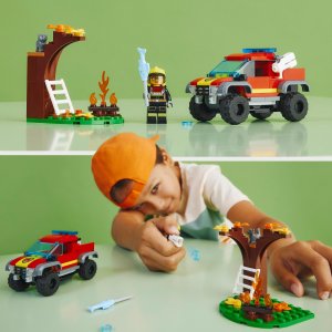 LEGO City Wóz strażacki 4x4 – misja ratunkowa (60393) 2