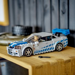 LEGO Speed Champions Nissan Skyline GT-R (R34) z filmu „Za szybcy, za wściekli” (76917) 4