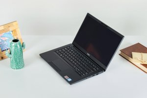 Laptop Dell 7390 i5 32GB 1TB NVMe USB-C KAM TOUCH W10 PRO 9