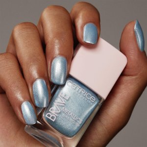 Catrice Lakier do paznokci Catrice Brave Metallics 03-million dollars baby (10,5 ml) 3