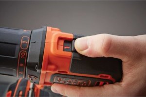 Black&Decker BD WKRĘTARKA UDAR.18V/2x2,0Ah/WALIZKA 40/17,5Nm 11