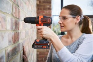 Black&Decker BD WKRĘTARKA UDAR.18V/2x2,0Ah/WALIZKA 40/17,5Nm 9
