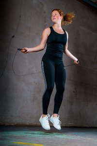 Skakanka sportowa Avento Skakanka szybka ze stalową linką fitness AVENTO 2,9m uni 2