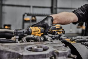 Klucz udarowy Dewalt DCF513N-XJ 18 V 3/8" 3